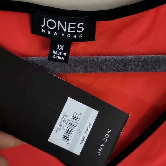 New Jones New York Blouse - Picture 2 of 3